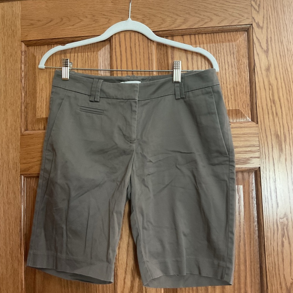 Women's Loft brown Bermuda shorts 2P